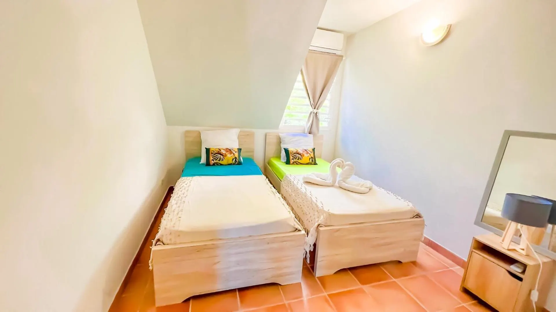 Magnifique Appartement Fleurs Caraibes - 6 Personnes En Residence Avec Piscine Privee - Sainte Anne 0*, Sainte-Anne (Grande-Terre)